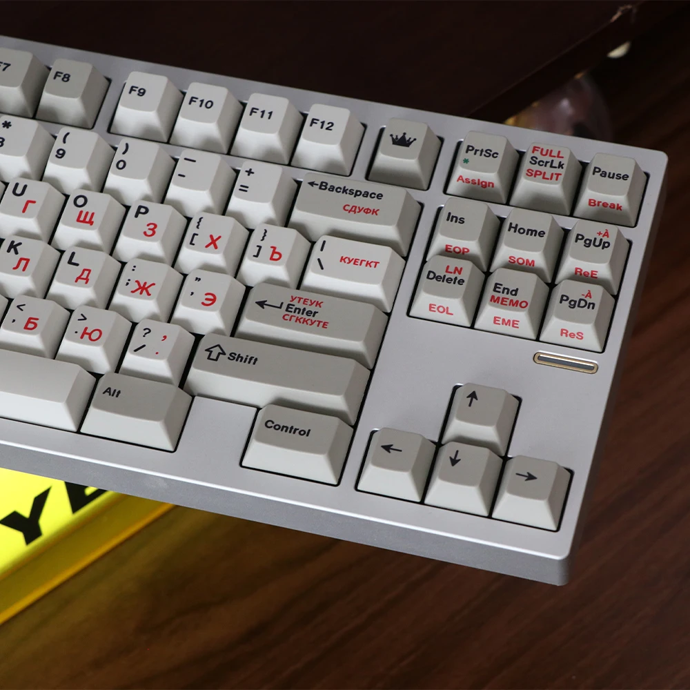 Retro series red Russian original height keycap PBT hot sublimation wall thickness 1.7mm
Retro series red Russian original height keycap PBT hot sublimation wall thickness 1.7mm