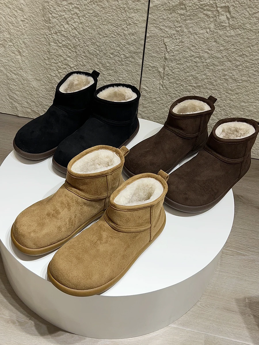 Winter Thickened Fleece Lined Men's Snow Boots Mid-Calf Fur Leather Integrated Anti-Slip Warm Fashionable Korean Style Short ...
Winter Thickened Fleece Lined Men's Snow Boots Mid-Calf Fur Leather Integrated Anti-Slip Warm Fashionable Korean Style Short ...