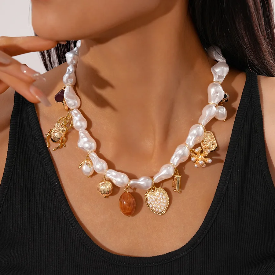 Baroque Pearl ZAA Necklace for Women Punk Geometric Insect Beetle Heart Love Necklaces European and American Fashion Jewelry
Baroque Pearl ZAA Necklace for Women Punk Geometric Insect Beetle Heart Love Necklaces European and American Fashion Jewelry
