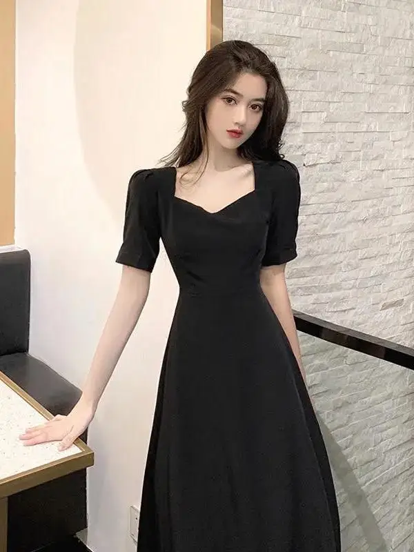 French dress Hepburn summer small black dress women's collar careful machine design sense of minority knee length dress P055
French dress Hepburn summer small black dress women's collar careful machine design sense of minority knee length dress P055