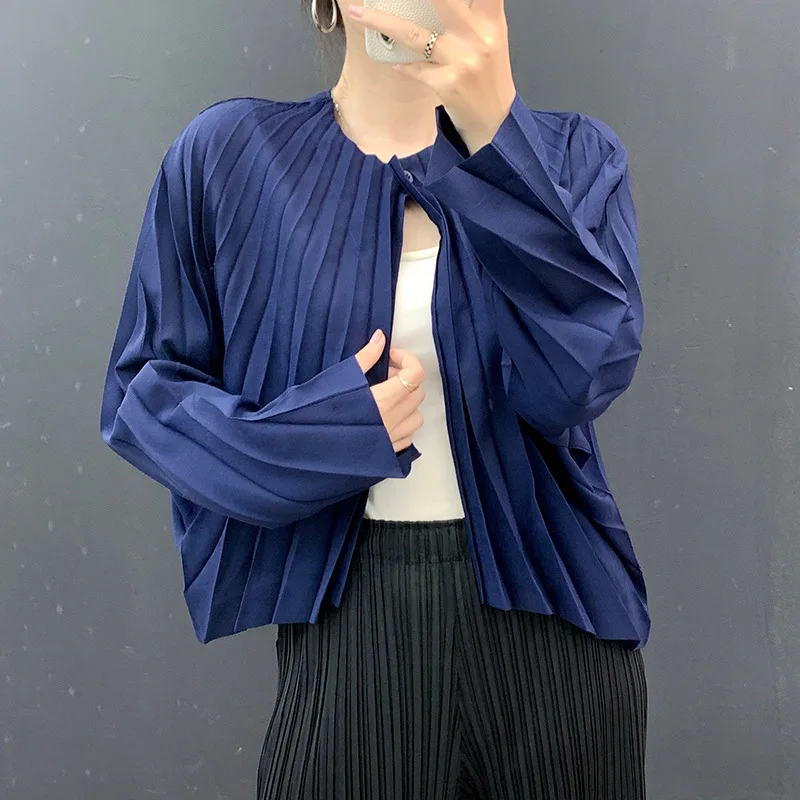 Miyake Pleated New Carnival Round-neck Round One-button Cardigan Women's Jacket
Miyake Pleated New Carnival Round-neck Round One-button Cardigan Women's Jacket