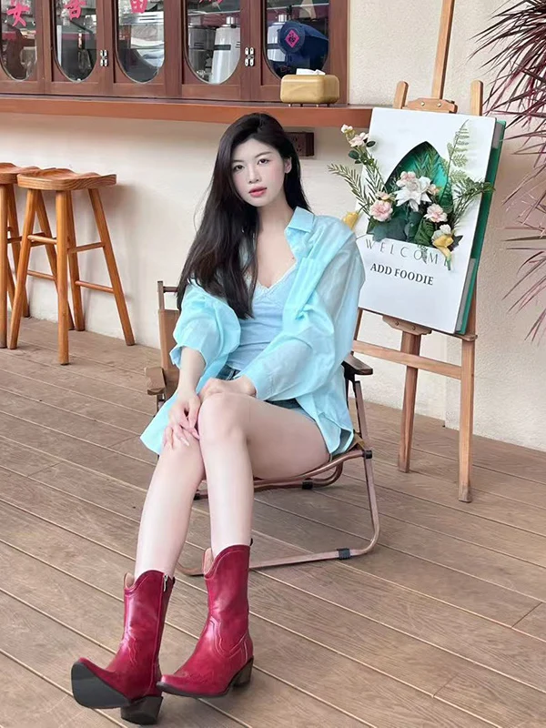 Retro Genuine Leather Western Boots Women's Versatile Fashion Comfortable Pointed Toe Embroidered Short Boots High Heel
Retro Genuine Leather Western Boots Women's Versatile Fashion Comfortable Pointed Toe Embroidered Short Boots High Heel