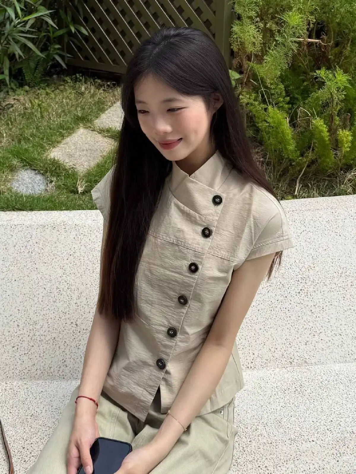 2026 New Summer Japanese Retro Button Short Sleeve Shirt Women Elegant Casual Cropped Blouse, Slim Fit Fashion Lapel Top Daily
2026 New Summer Japanese Retro Button Short Sleeve Shirt Women Elegant Casual Cropped Blouse, Slim Fit Fashion Lapel Top Daily