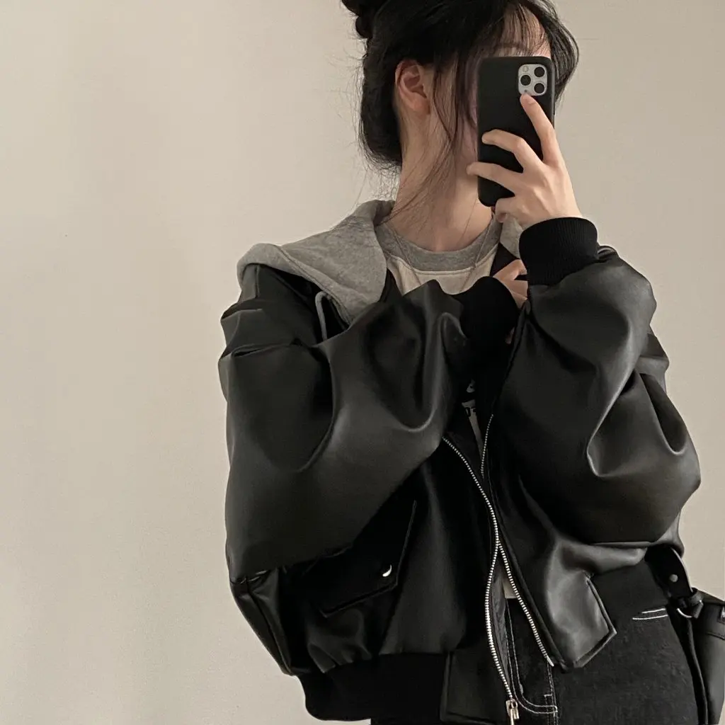 Korean Chic Autumn Winter Loose Retro Zipper Double Pocket Casual Versatile Short Fake Two-Piece Hooded Leather Jacket
Korean Chic Autumn Winter Loose Retro Zipper Double Pocket Casual Versatile Short Fake Two-Piece Hooded Leather Jacket