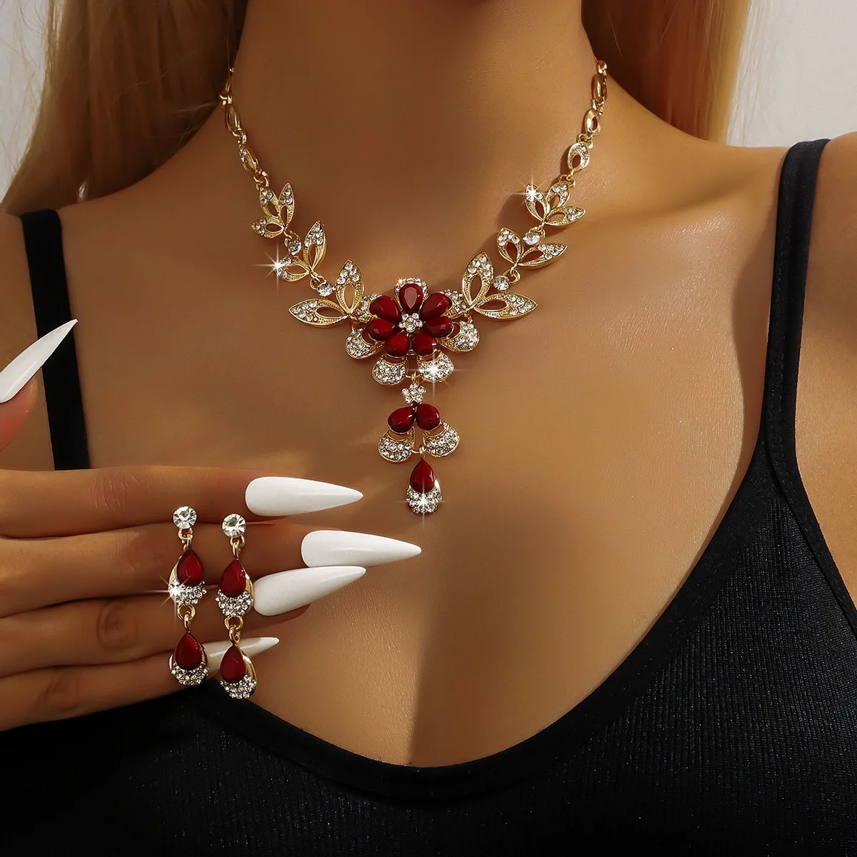 3PC Women's Jewelry Set Vintage Black Gold Flower Necklace Earrings Set for Wedding Banquet Party Festival Gift
3PC Women's Jewelry Set Vintage Black Gold Flower Necklace Earrings Set for Wedding Banquet Party Festival Gift