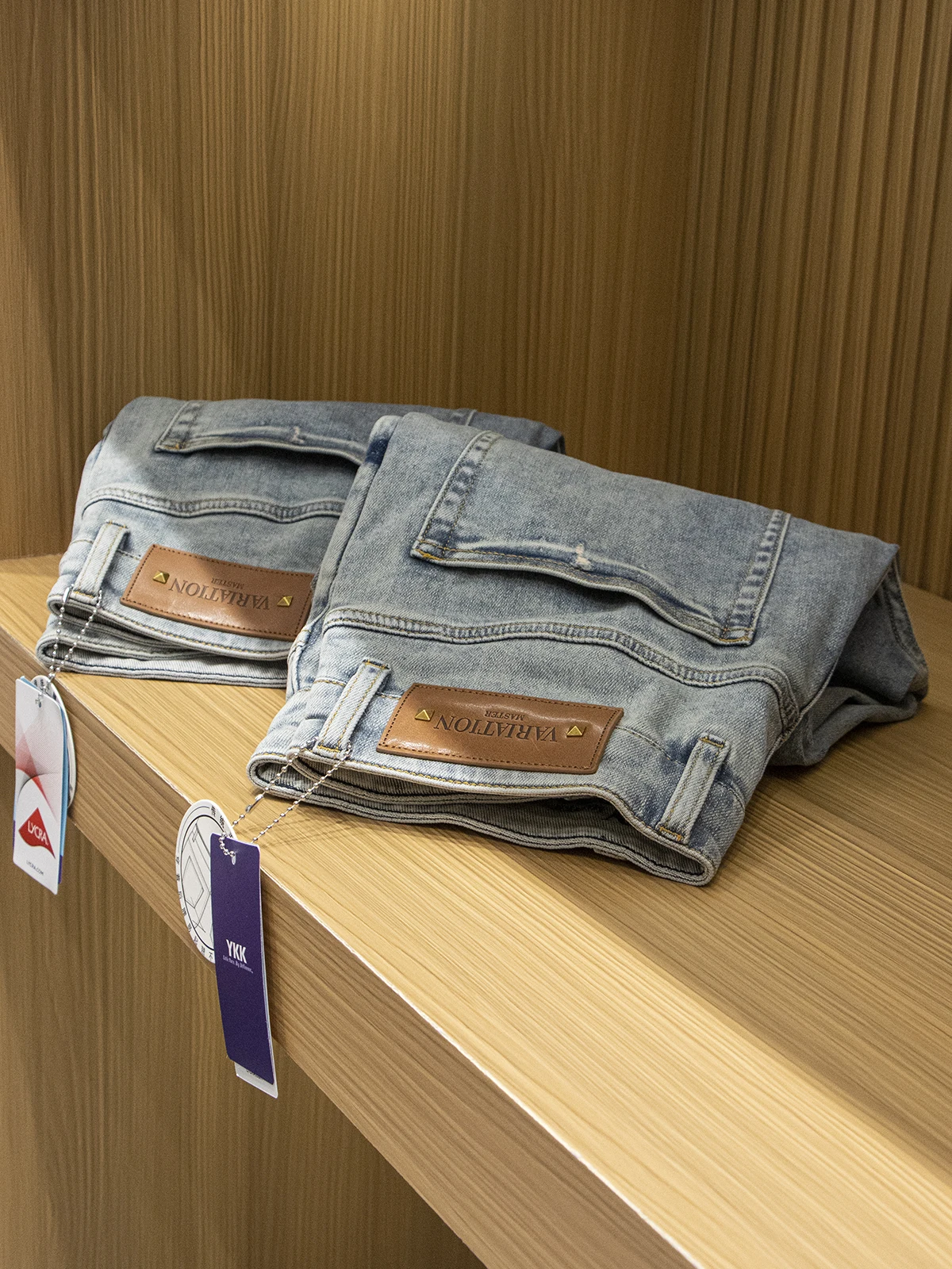 Spring Summer Thin High-End Straight Leg Stretchy Men's Jeans Slim Fit Classic Five Pocket mid Waist Modern Style Casual Jeans
Spring Summer Thin High-End Straight Leg Stretchy Men's Jeans Slim Fit Classic Five Pocket mid Waist Modern Style Casual Jeans