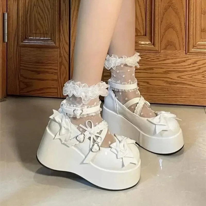 Lace Bowknot White Lolita Shoes for Women 2026 Heart Buckle Platform Mary Janes Woman Japanese Style Patent Leather Jk Shoes
Lace Bowknot White Lolita Shoes for Women 2026 Heart Buckle Platform Mary Janes Woman Japanese Style Patent Leather Jk Shoes