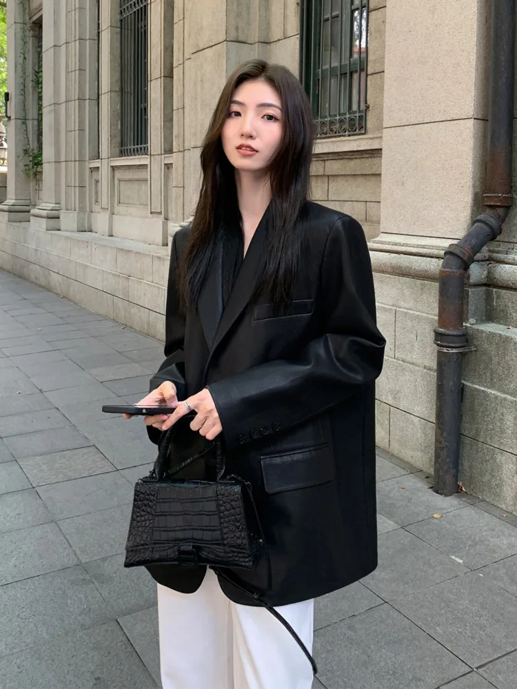 2023 New Lapel Office Suit Jacket Long Sleeve Single-breasted Formal Blazer Slim Fit Flap Pockets Autumn Blazer
2023 New Lapel Office Suit Jacket Long Sleeve Single-breasted Formal Blazer Slim Fit Flap Pockets Autumn Blazer