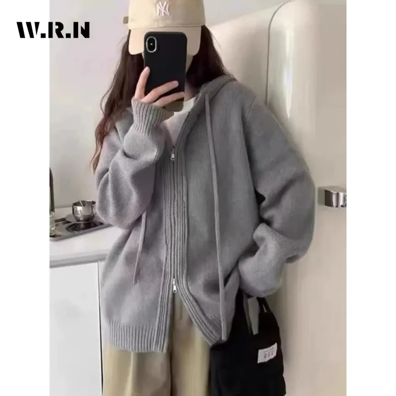 2024 Winter Casual Zipper Sweater Women Knitting Hooded Vintage Fashion Jumpers Long Sleeve Loose Grey Drawstring Warm Cardigans
2024 Winter Casual Zipper Sweater Women Knitting Hooded Vintage Fashion Jumpers Long Sleeve Loose Grey Drawstring Warm Cardigans