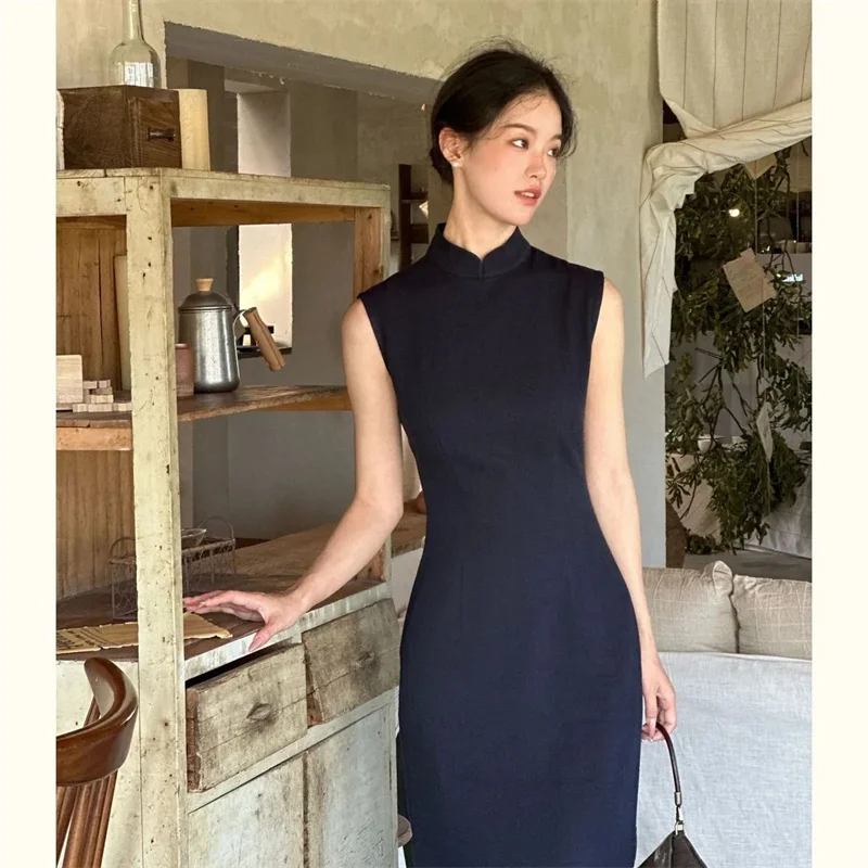 2026 New Improved Cheongsam Chinese Style Slimming Thin Waist Chinese Dress Long Style Art Retro Ethnic Style Skirt Navy Blue
2026 New Improved Cheongsam Chinese Style Slimming Thin Waist Chinese Dress Long Style Art Retro Ethnic Style Skirt Navy Blue