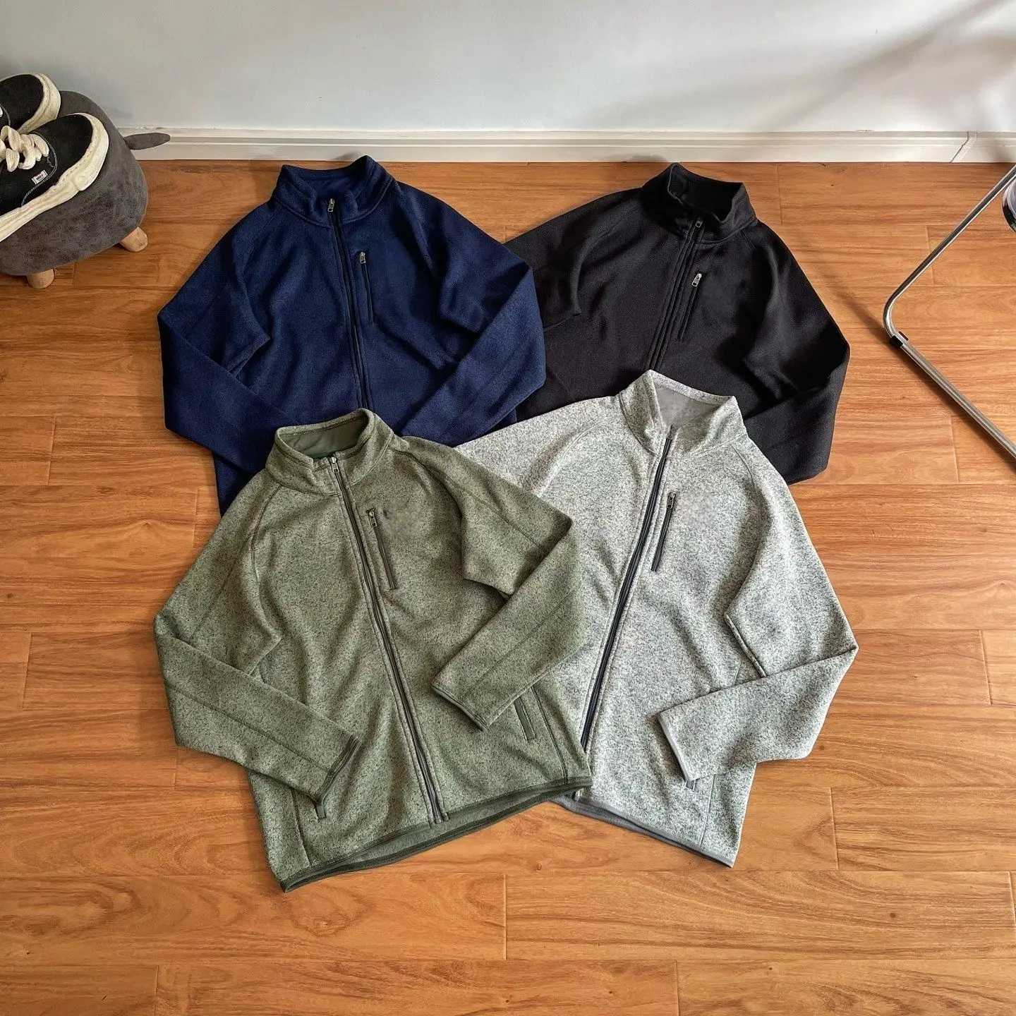 Color Block Fleece Hoodie, Panelled Unisex Pullover Jacket, Cozy & Warm Textured Sweatshirt for Casual Wear.
Color Block Fleece Hoodie, Panelled Unisex Pullover Jacket, Cozy & Warm Textured Sweatshirt for Casual Wear.