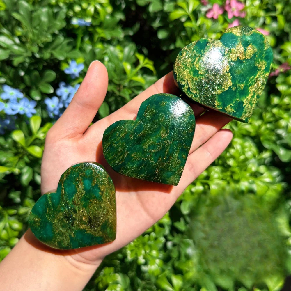 Natural Green Emerald Heart Carved, Hand Carved Polished Crystal Healing Stone, Mineral Specimen Home Decor Ornament Gift
Natural Green Emerald Heart Carved, Hand Carved Polished Crystal Healing Stone, Mineral Specimen Home Decor Ornament Gift