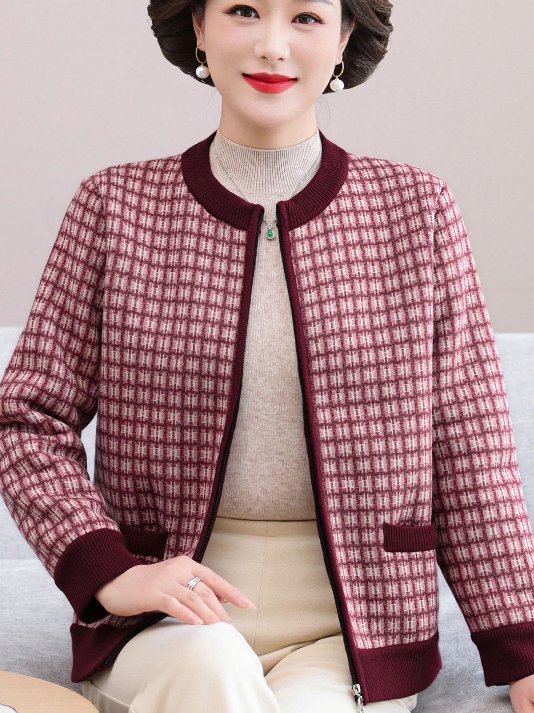 Warm Fce Lined Plaid Zipper Cardigan Mommy Sle Coat round Ne Cotton Outerwear for Middle-Aged And ly Women
Warm Fce Lined Plaid Zipper Cardigan Mommy Sle Coat round Ne Cotton Outerwear for Middle-Aged And ly Women