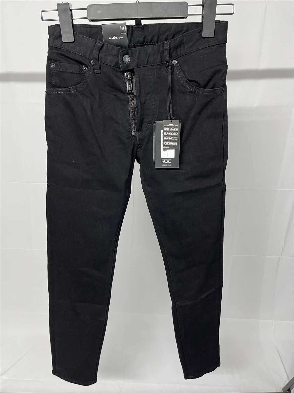 2024 Spring and Summer New D2 Jeans Men's Washed Grinding Hole Patch Black Slim-fit Small Feet All-match Paint
2024 Spring and Summer New D2 Jeans Men's Washed Grinding Hole Patch Black Slim-fit Small Feet All-match Paint