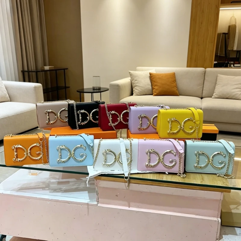 Luxury women's shoulder bag, high-quality casual crossbody bag, classic party crossbody bag with designer letter logo
Luxury women's shoulder bag, high-quality casual crossbody bag, classic party crossbody bag with designer letter logo