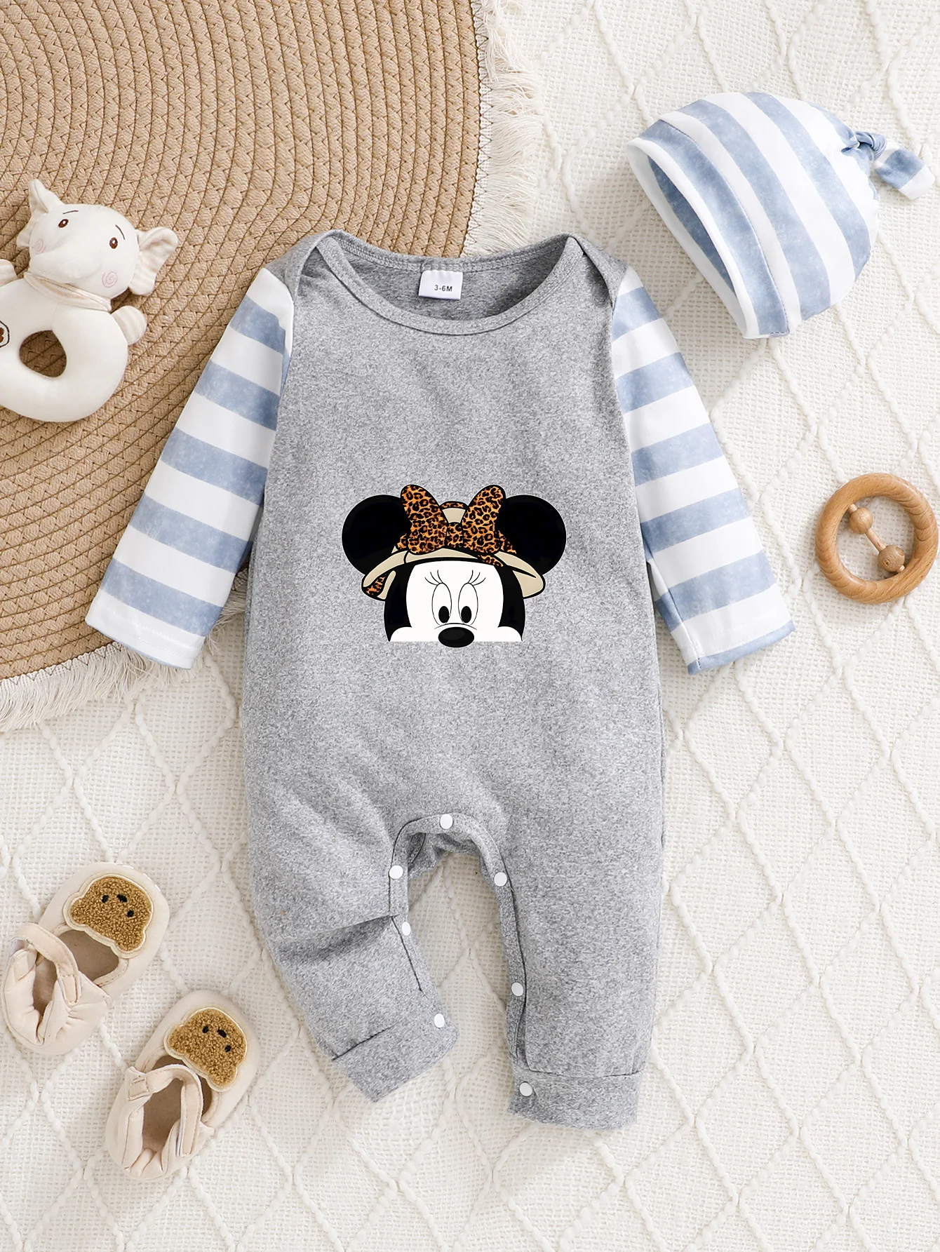 【Официально авторизованный】 Комбинезон с капюшоном Disney Minnie Baby | Уютный тканевый серой комбинезон с леопардовым принтом и Минни
【Официально авторизованный】 Комбинезон с капюшоном Disney Minnie Baby | Уютный тканевый серой комбинезон с леопардовым принтом и Минни