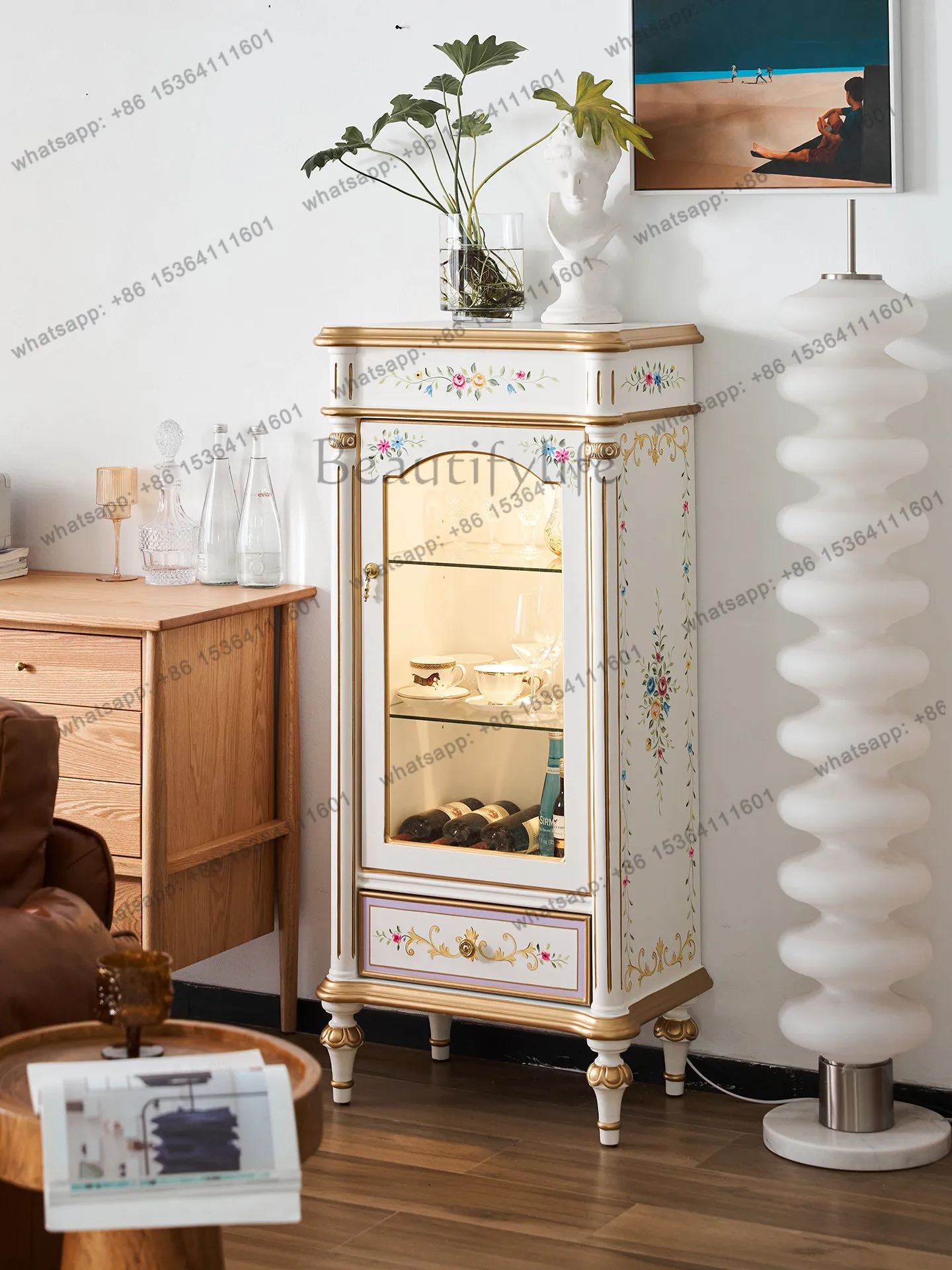American retro living room wall decorative cabinet European side cabinet
American retro living room wall decorative cabinet European side cabinet