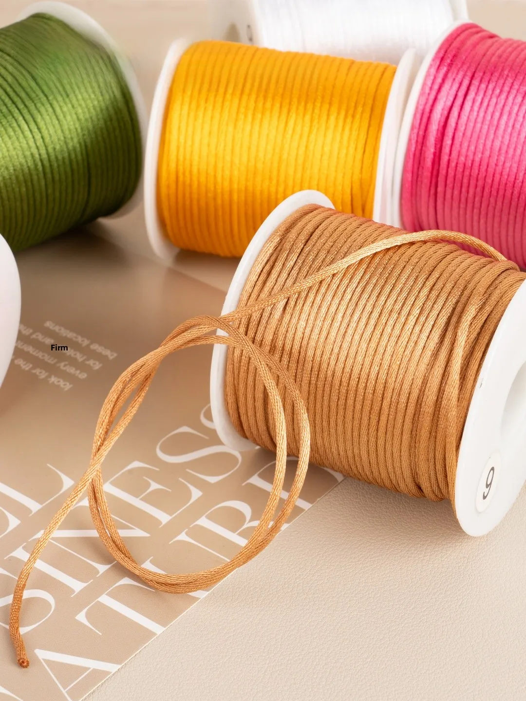 Красный плетеный шнур ручной работы для браслетов и ожерелий, материал для плетения узлов, красная шелковая лента, аксессуары
Красный плетеный шнур ручной работы для браслетов и ожерелий, материал для плетения узлов, красная шелковая лента, аксессуары