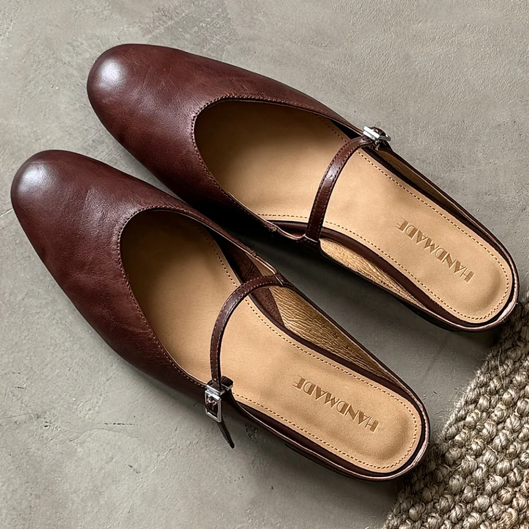 Женские слипоны из коровьей кожи с узким ремешком и металлической пряжкой, летние сандалии Мэри Джейн на плоской подошве, высококачественные мягкие удобные туфли-мюли
Женские слипоны из коровьей кожи с узким ремешком и металлической пряжкой, летние сандалии Мэри Джейн на плоской подошве, высококачественные мягкие удобные туфли-мюли