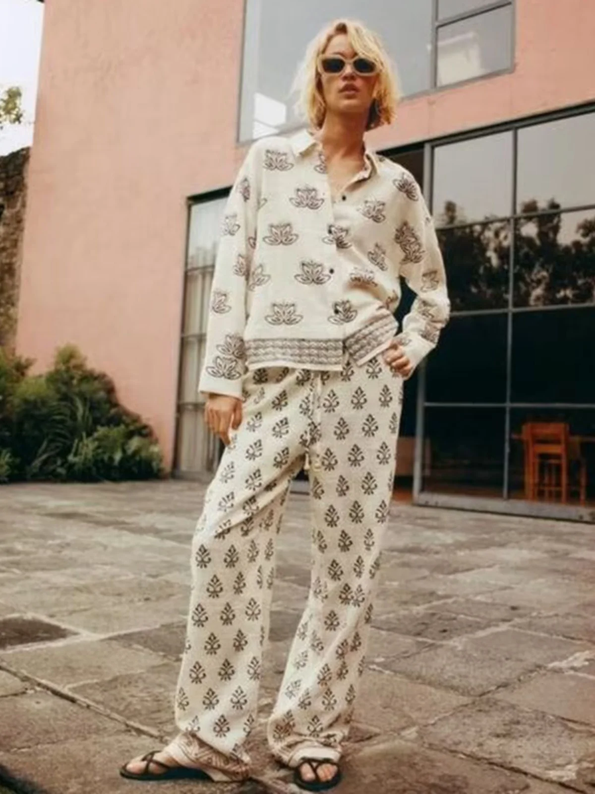 Новые летние женские модные вышитые отложным воротником irt, прямые брюки с высокой талией, повседневные свободные длинные све irt 
Новые летние женские модные вышитые отложным воротником irt, прямые брюки с высокой талией, повседневные свободные длинные све irt