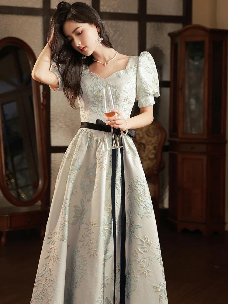 Vintage Floral Prom Dress Elegant Lace Up Square Collar Sexy Backless Court Train A-line Formal Banque Dresses Vestidos
Vintage Floral Prom Dress Elegant Lace Up Square Collar Sexy Backless Court Train A-line Formal Banque Dresses Vestidos