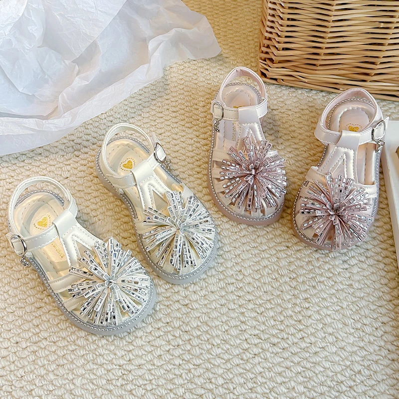 Kids Girls Princess Closed-toe Sandals with Sparkly Rhinestone Fan, Soft Non-slip Sole, Adjustable Buckle for Summer Parties
Kids Girls Princess Closed-toe Sandals with Sparkly Rhinestone Fan, Soft Non-slip Sole, Adjustable Buckle for Summer Parties