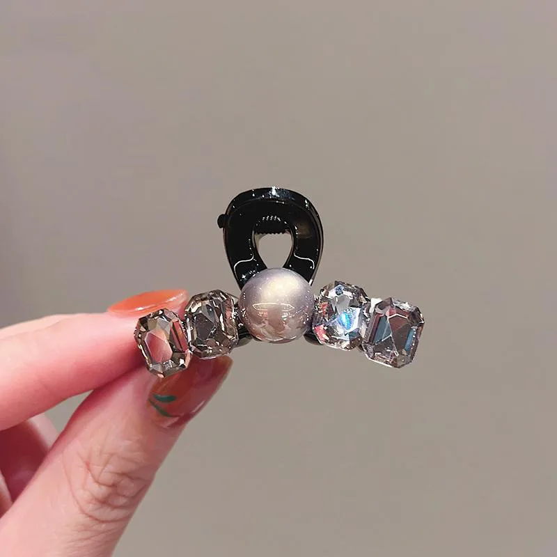 Versatile Medium Pearl Claw Clip for Half Up Hairstyle Back of Head and Bangs Premium Women Hair Accessory Lightweight
Versatile Medium Pearl Claw Clip for Half Up Hairstyle Back of Head and Bangs Premium Women Hair Accessory Lightweight