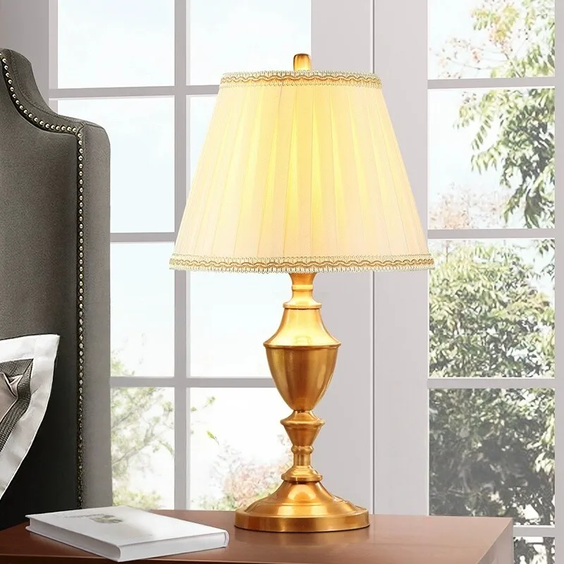 American Retro Luxury Copper Table Lamp Living Room Bedroom Bedside Study Desk Light High-end Cloth Decoration Lighting Fixtures
American Retro Luxury Copper Table Lamp Living Room Bedroom Bedside Study Desk Light High-end Cloth Decoration Lighting Fixtures