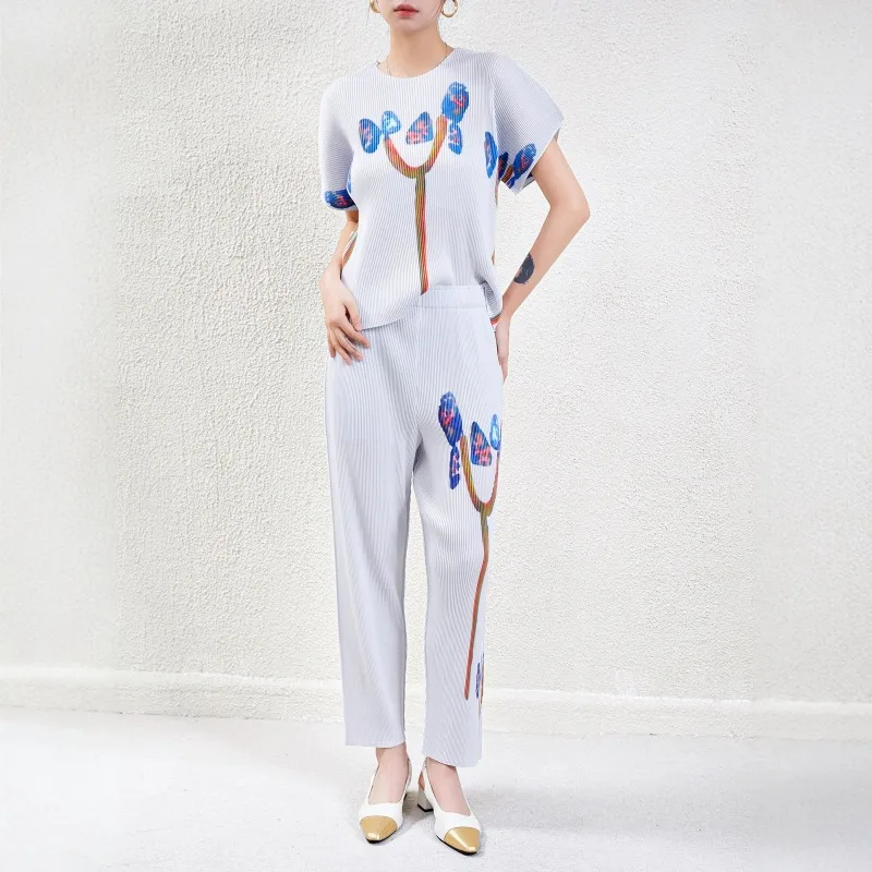 Miyake Pleated 2026 Summer New High-End Design Printed Pants Two-Piece Set Casual Versatile Slimming Draped Women's Clothing
Miyake Pleated 2026 Summer New High-End Design Printed Pants Two-Piece Set Casual Versatile Slimming Draped Women's Clothing
