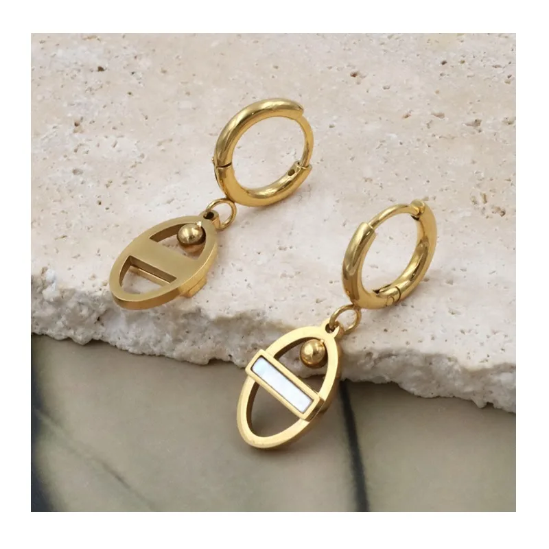 Fashion Light Luxury Ear Jewelry High-end Sense Niche Titanium Steel Pig Nose Inlaid White Shell Earrings for Girls
Fashion Light Luxury Ear Jewelry High-end Sense Niche Titanium Steel Pig Nose Inlaid White Shell Earrings for Girls