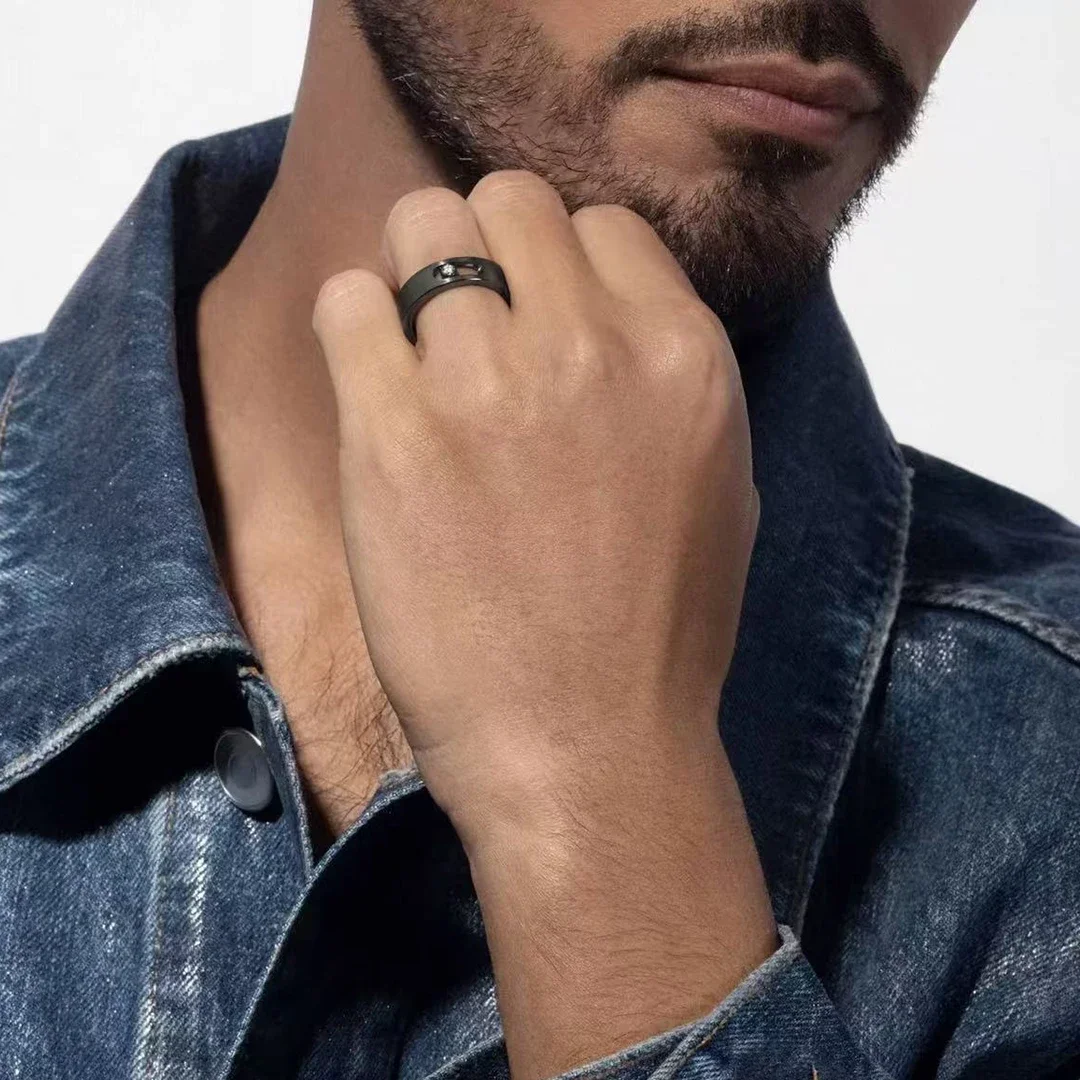Classic Luxury Jewelry MOVE TITANIUM Series White Diamond Men's ring, Movable Stone, S925 Pure Silver Material, New Year's Gift
Classic Luxury Jewelry MOVE TITANIUM Series White Diamond Men's ring, Movable Stone, S925 Pure Silver Material, New Year's Gift
