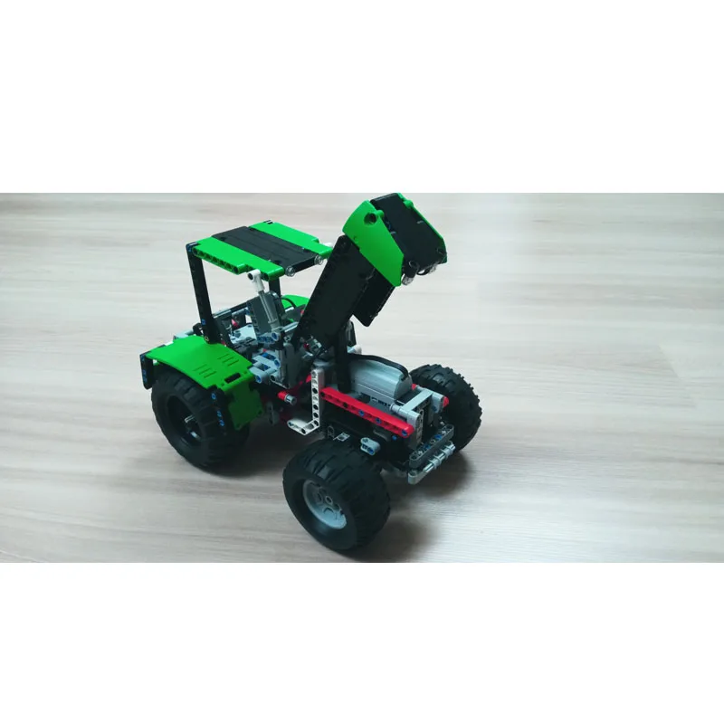 MOC-80667 Urban Farm Agricultural Medium Tractor Building Block Model 563 Parts Creative Adult and Children Birthday Toy Gift
MOC-80667 Urban Farm Agricultural Medium Tractor Building Block Model 563 Parts Creative Adult and Children Birthday Toy Gift