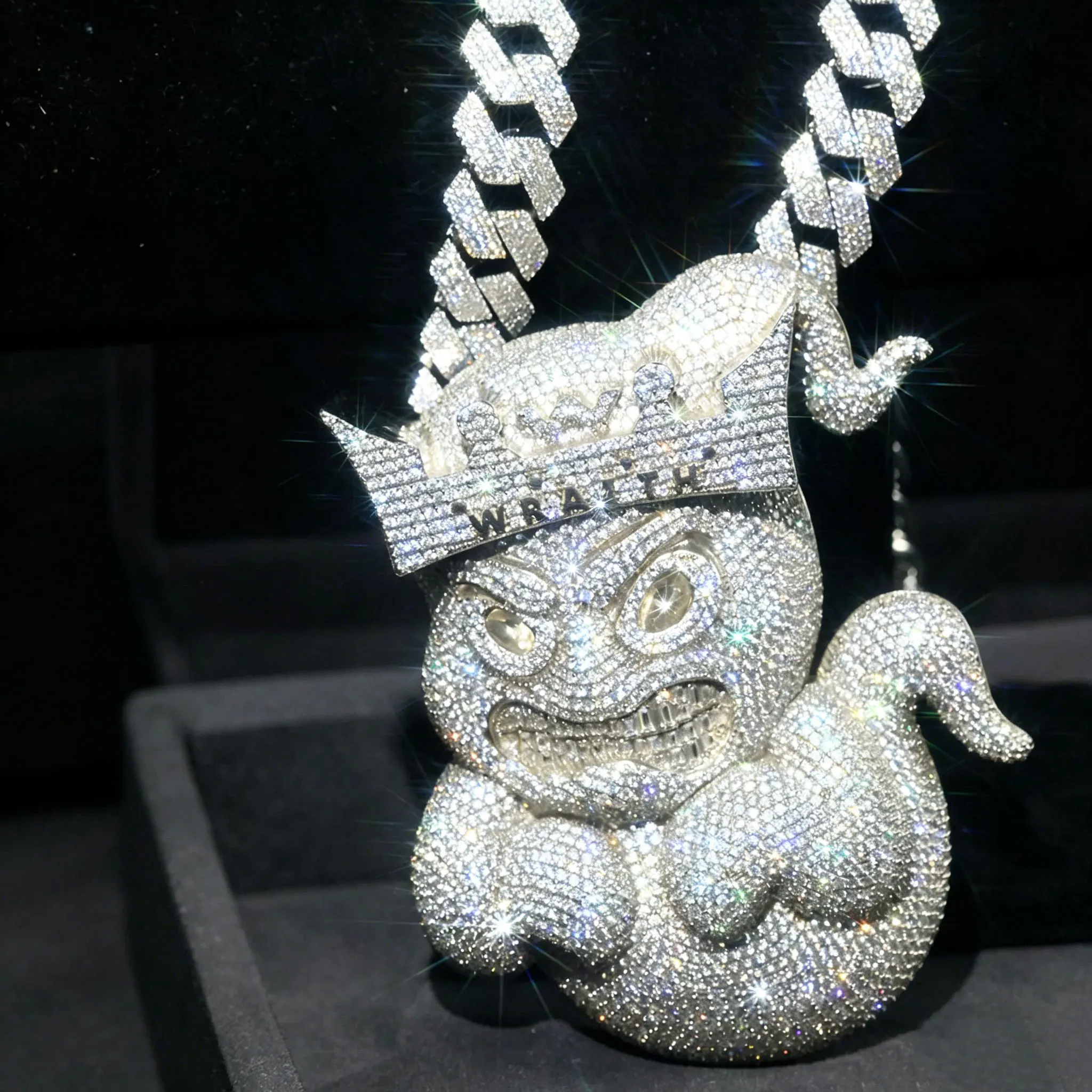 LYEE CYEE Luxury Hip Hop Crown Ghost Full Diamond Cartoon Elf Pendant Necklace Rap Singer Pendant Men and Women Fashion Street Party Gift Decorations Birthday Gifts Valentine's Day Gifts Unique Jewelry
LYEE CYEE Luxury Hip Hop Crown Ghost Full Diamond Cartoon Elf Pendant Necklace Rap Singer Pendant Men and Women Fashion Street Party Gift Decorations Birthday Gifts Valentine's Day Gifts Unique Jewelry
