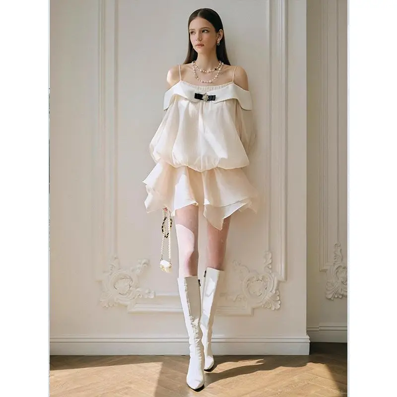 2 Pieces Suit for Women Summer New High-end Sweet Style Temperature One-shoulder Irregular Waist-retracting Top and Short Skirt
2 Pieces Suit for Women Summer New High-end Sweet Style Temperature One-shoulder Irregular Waist-retracting Top and Short Skirt