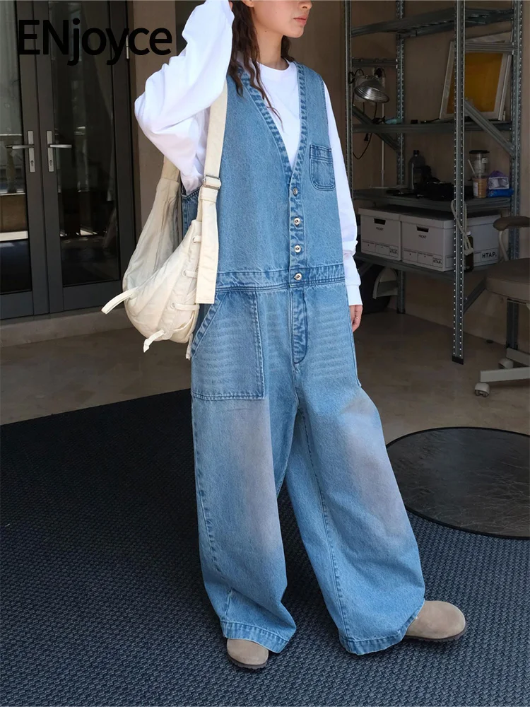 Women Vintage V-Neck Wide Leg Denim Jumpsuits 2024 Autumn New Y2K Streetwear Casual Loose Sleeveless Jeans Overalls
Women Vintage V-Neck Wide Leg Denim Jumpsuits 2024 Autumn New Y2K Streetwear Casual Loose Sleeveless Jeans Overalls