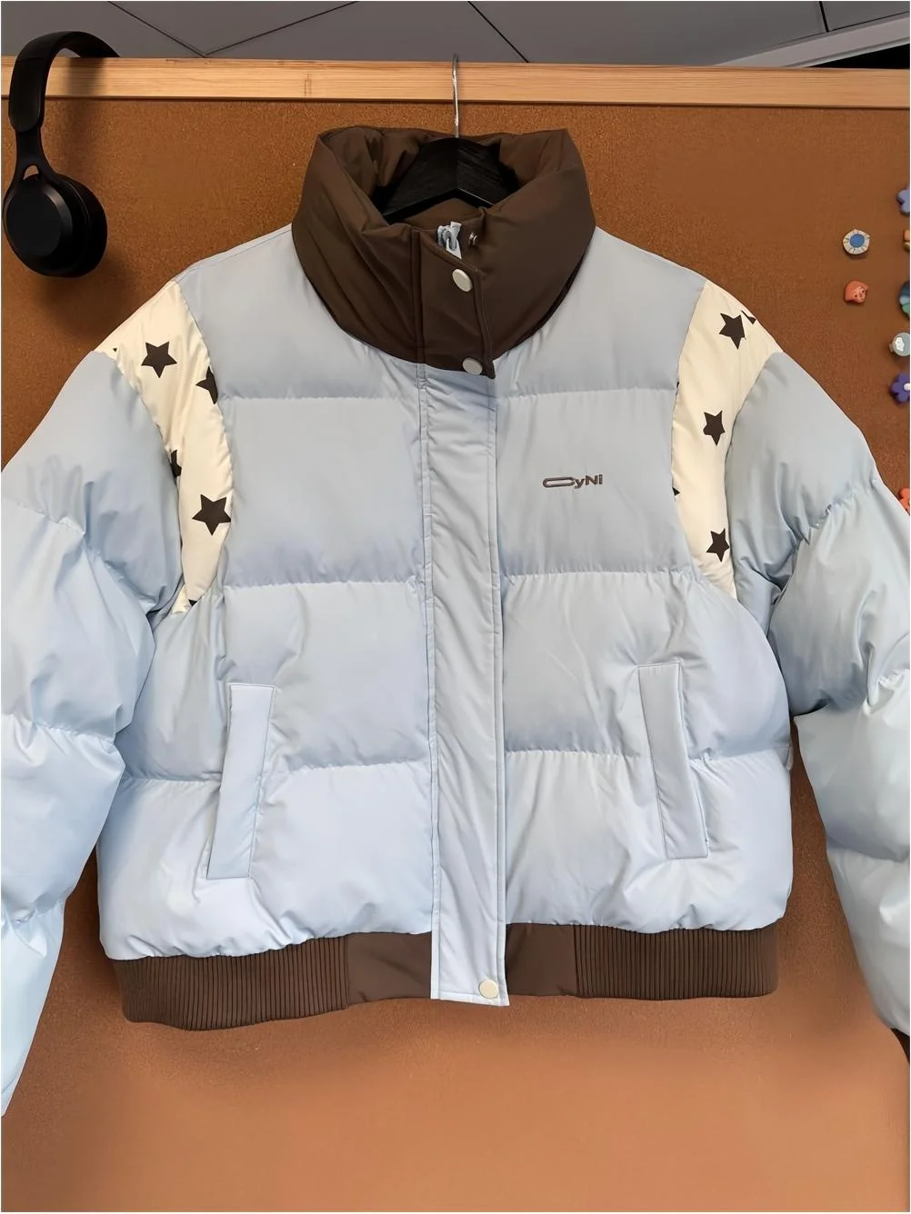 Short Thickened Cotton Jacket Women's Loose Color Block Winter Coat Stylish Sweet Style Zipper Closure No Hood Polyester
Short Thickened Cotton Jacket Women's Loose Color Block Winter Coat Stylish Sweet Style Zipper Closure No Hood Polyester