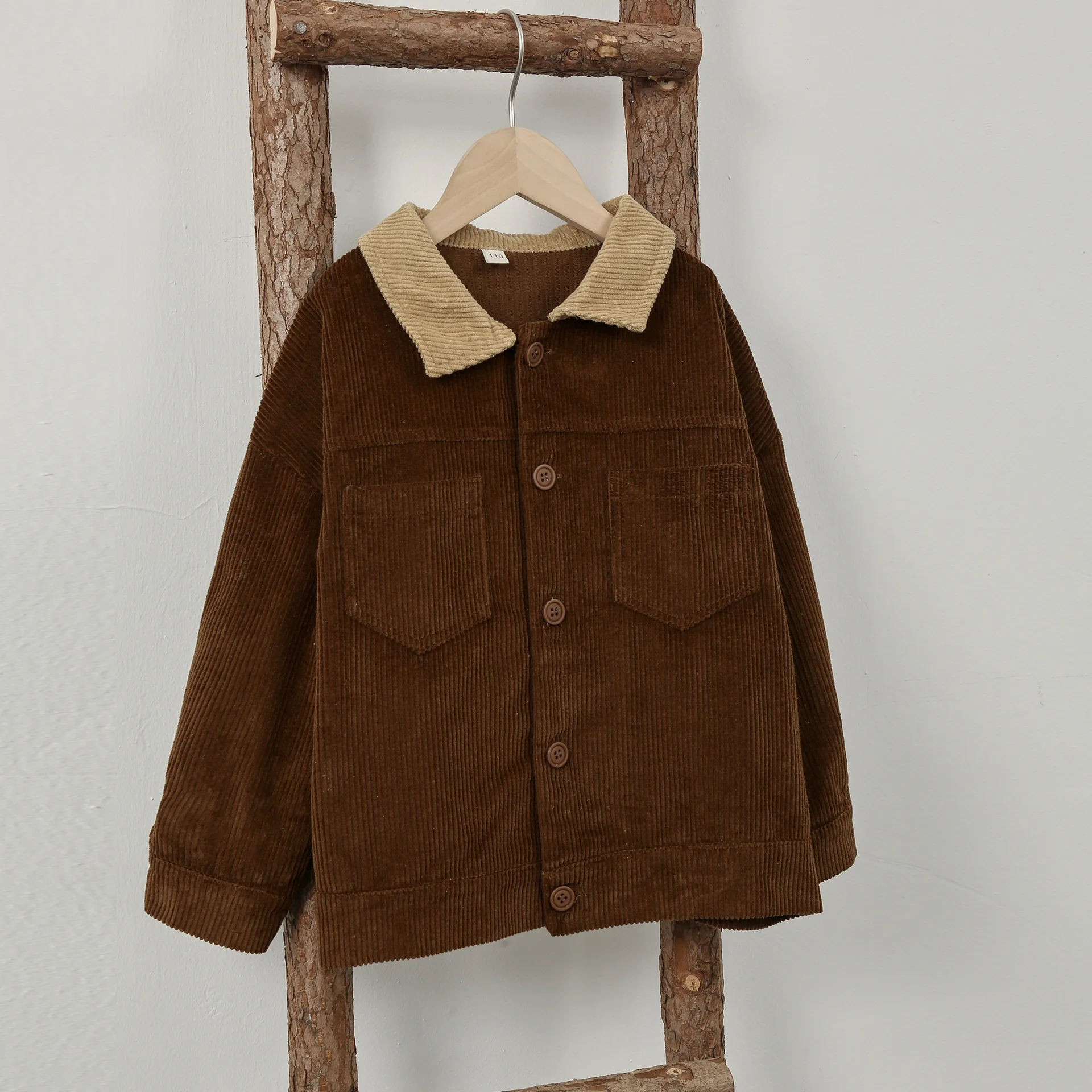Children's Contrasting Corduroy Lapel Jacket 2024 Winter Children's Loose Long Sleeved Jacket Cardigan
Children's Contrasting Corduroy Lapel Jacket 2024 Winter Children's Loose Long Sleeved Jacket Cardigan