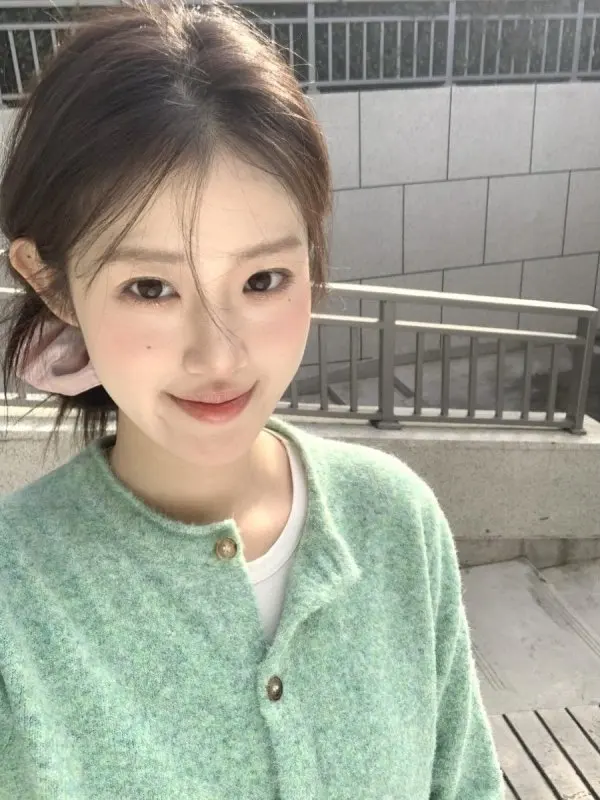 Mint Green Open Cardigan Sweater Women's Early Spring New Soft Loose Lazy Style Korean Knitted Top Coat Commute Style Loose Fit
Mint Green Open Cardigan Sweater Women's Early Spring New Soft Loose Lazy Style Korean Knitted Top Coat Commute Style Loose Fit