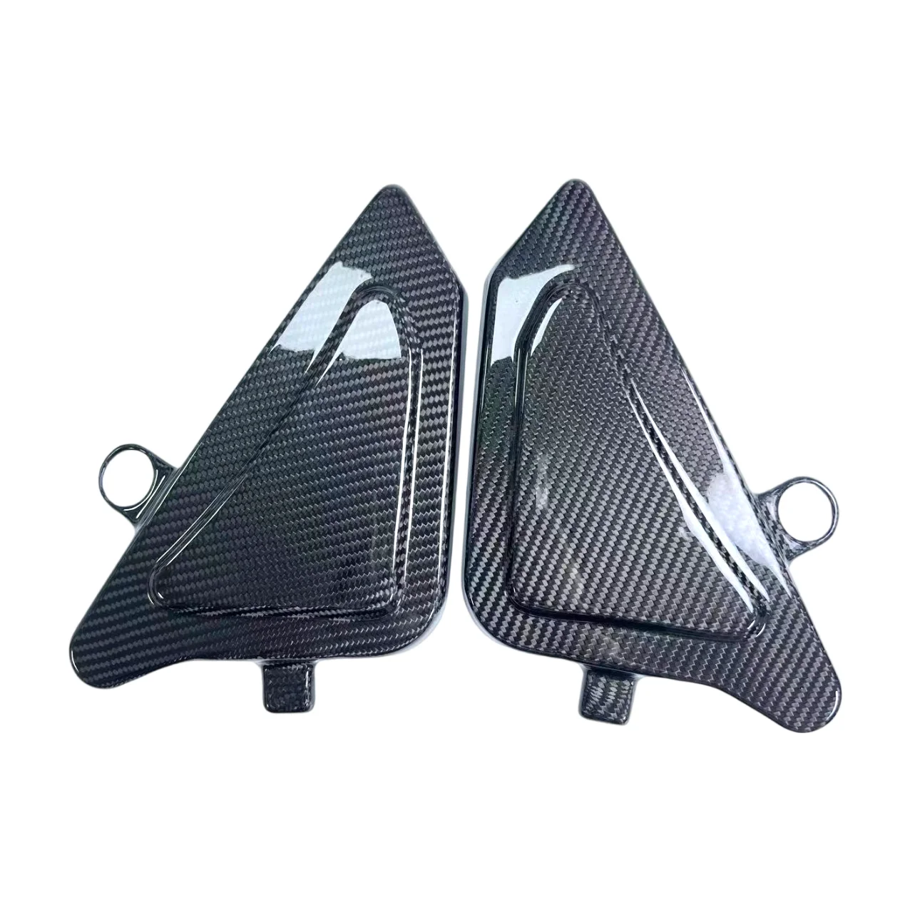 Carbon Fiber Side Tank Trim Panels for BMW K1600B / K1600 Grand America Motorcycles 2018 and later models
Carbon Fiber Side Tank Trim Panels for BMW K1600B / K1600 Grand America Motorcycles 2018 and later models