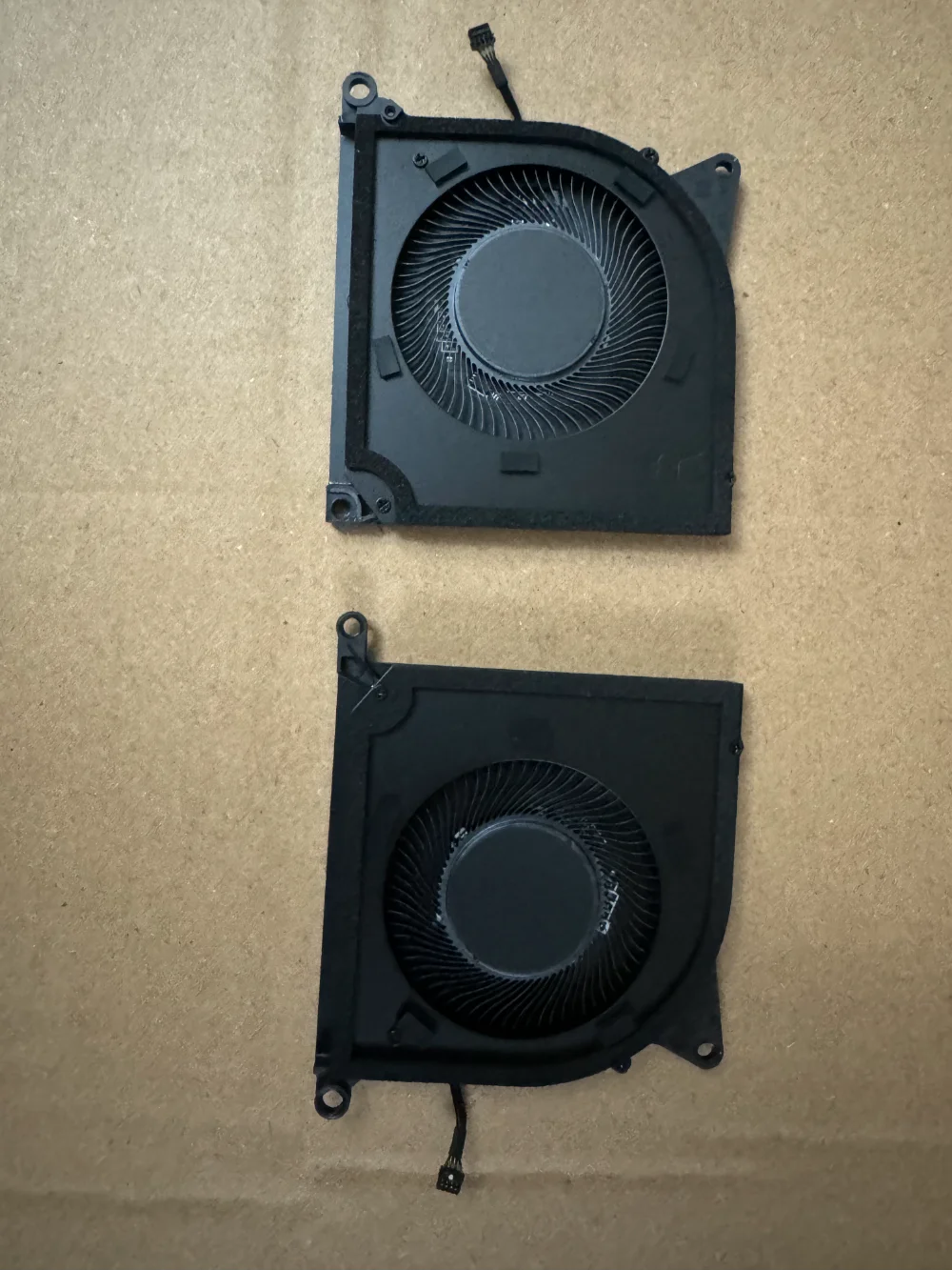 For Lenovo Thinkbook 13X G4 IMH Notebook Internal Cooling Fan 5F10S14140 5F10S14139
For Lenovo Thinkbook 13X G4 IMH Notebook Internal Cooling Fan 5F10S14140 5F10S14139