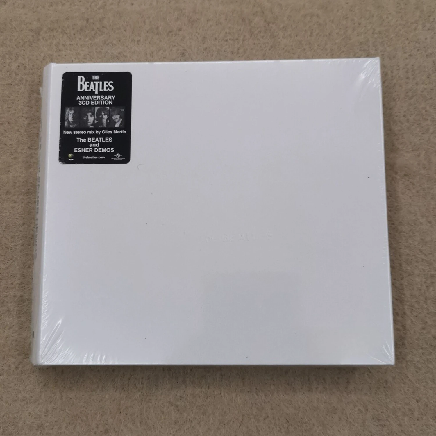 Sealed The Beatles White Album Anniversary 3CD Edition Classic Rock Audio CD Clear Sound Collectible for Fans Home Art Decor
Sealed The Beatles White Album Anniversary 3CD Edition Classic Rock Audio CD Clear Sound Collectible for Fans Home Art Decor