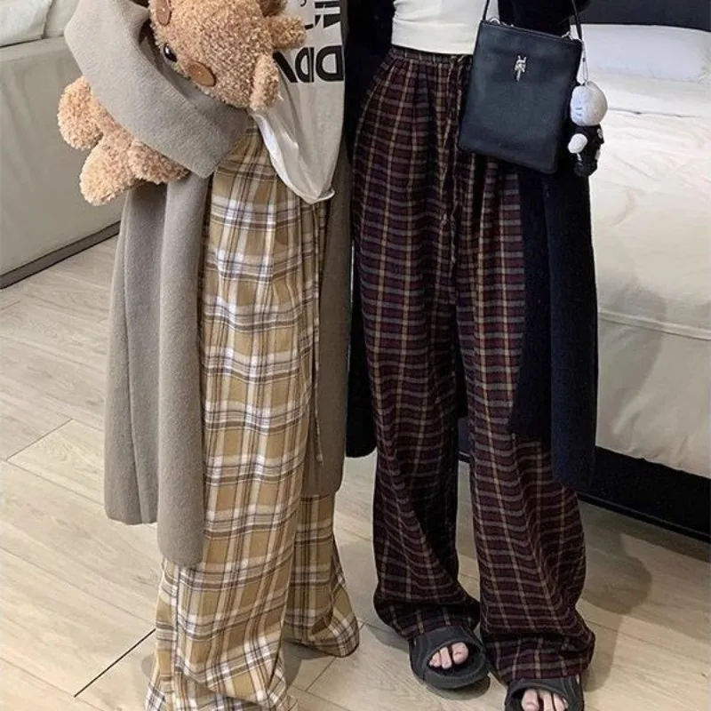 Harajuku Style Vintage Plaid Wide Leg Pants Streetwear Women Korean Fashion Elastic High Waist Loose Casual Dragging Trousers
Harajuku Style Vintage Plaid Wide Leg Pants Streetwear Women Korean Fashion Elastic High Waist Loose Casual Dragging Trousers