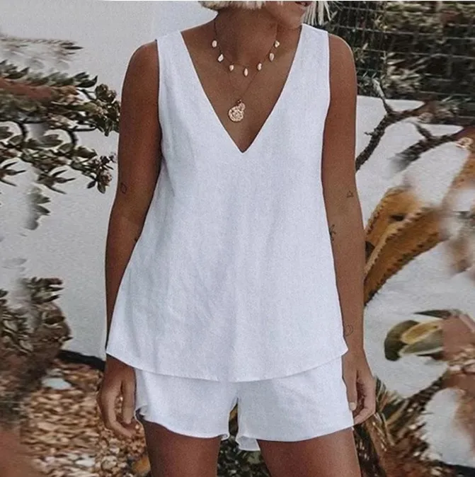 Fashion V-neck Sleeveless 2 Piece Set Woman Outfit 2025 Summer Casual White Tops And Shorts Two Piece Sets Women Short Sets
Fashion V-neck Sleeveless 2 Piece Set Woman Outfit 2025 Summer Casual White Tops And Shorts Two Piece Sets Women Short Sets