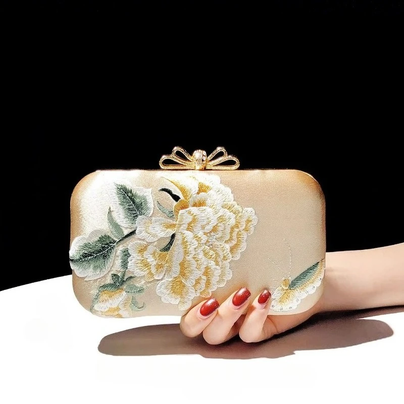 Vintage Golden Evening Bag Women's Chinese Style Flower Embroidery Clutch Bags Ladies Square Party Hand Bag Black Satin Purse
Vintage Golden Evening Bag Women's Chinese Style Flower Embroidery Clutch Bags Ladies Square Party Hand Bag Black Satin Purse