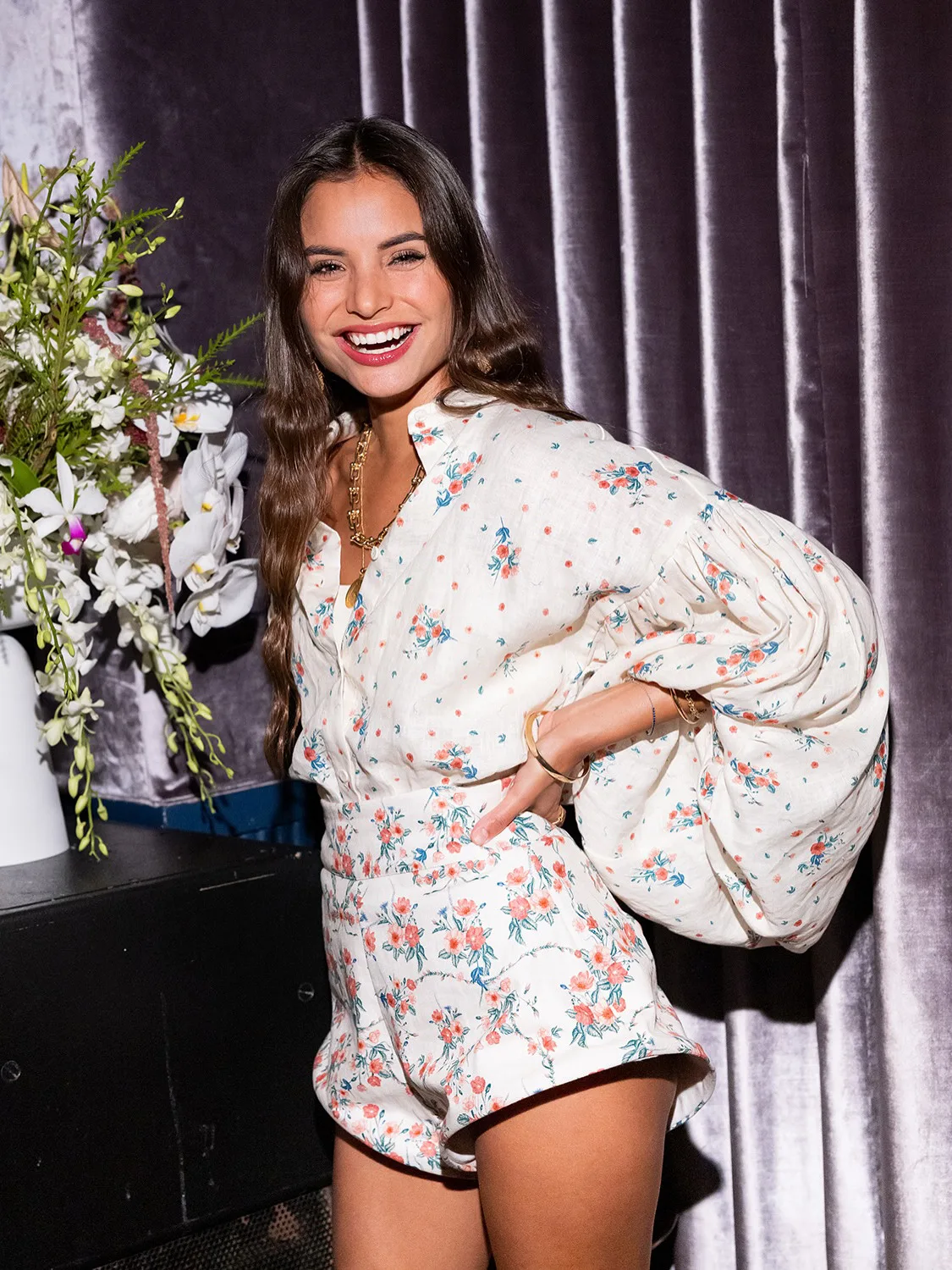 2025 New Women 100% Linen Flower Print Set High Waist Shorts + Turn-down Collar Single Breasted Lantern Sleeve Shirt Casual Suit
2025 New Women 100% Linen Flower Print Set High Waist Shorts + Turn-down Collar Single Breasted Lantern Sleeve Shirt Casual Suit