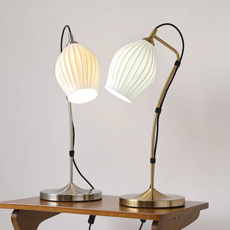 Italian desk lamp, ceramic home, French medieval bedroom, bedside decorative lamp, retro living room, white desk lamp
Italian desk lamp, ceramic home, French medieval bedroom, bedside decorative lamp, retro living room, white desk lamp