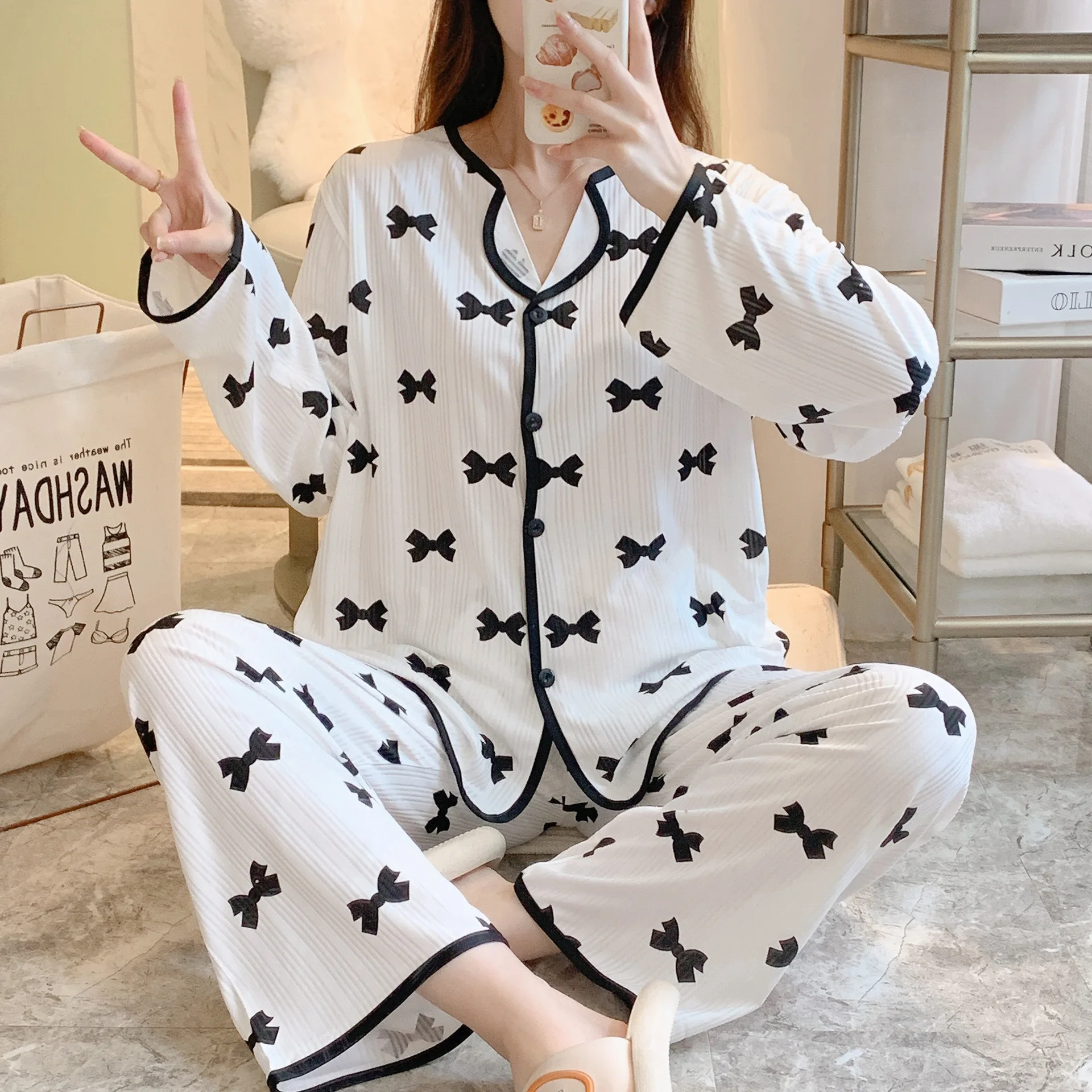 Women's Long-sleeved Long Pants Dorm Ins Style Loose Pajamas Women's Sweet Simple Cute Girl Style Can Be Worn Cardigan Homewear
Women's Long-sleeved Long Pants Dorm Ins Style Loose Pajamas Women's Sweet Simple Cute Girl Style Can Be Worn Cardigan Homewear