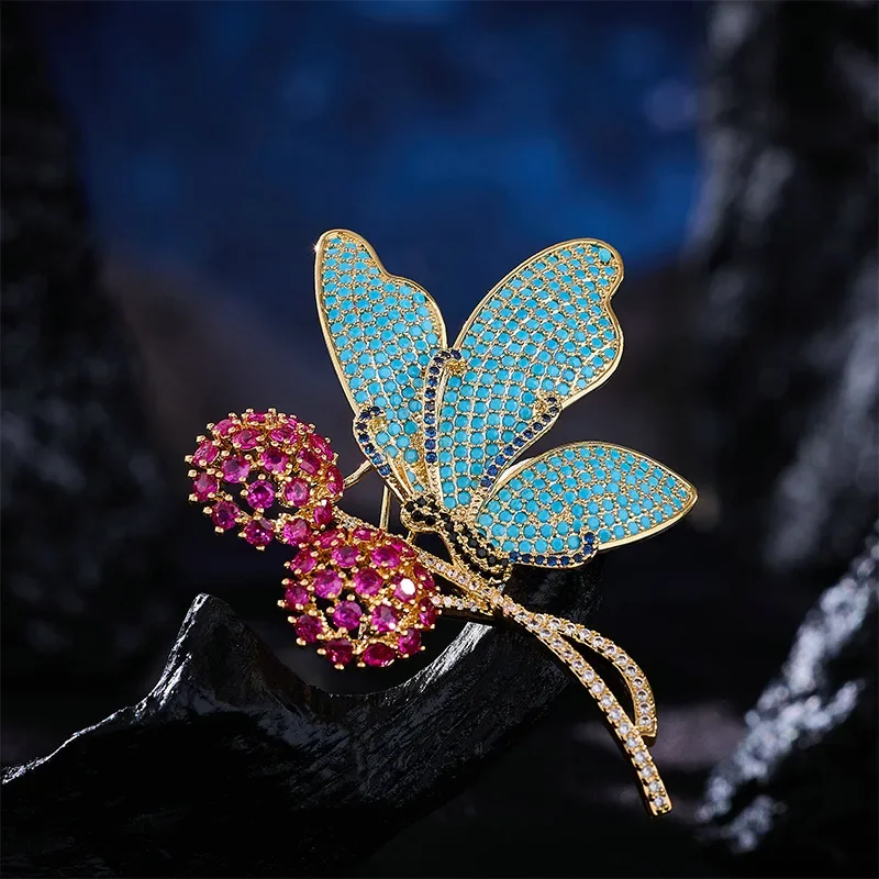 The light luxury dandelion butterfly brooch is a high-end and luxurious cheongsam accessory with a sense of sophistication
The light luxury dandelion butterfly brooch is a high-end and luxurious cheongsam accessory with a sense of sophistication