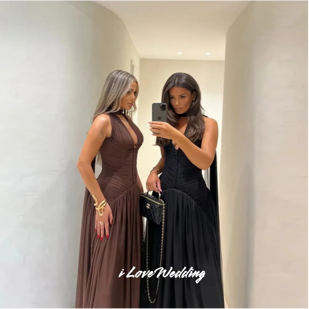Women's Halter Prom Dresses 2026 Chiffon V-Neck Sleeveless Pleated A-Line Floor-Length Saudi Arabia Party Dresses Customized
Women's Halter Prom Dresses 2026 Chiffon V-Neck Sleeveless Pleated A-Line Floor-Length Saudi Arabia Party Dresses Customized