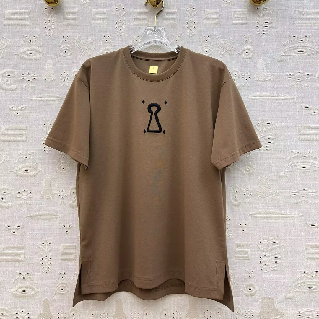 2026 New Summer Fashion Embroidery Hole Pattern Cotton T-shirt Women O-neck Short Sleeve Loose Vintage Streetwear Tops Tee
2026 New Summer Fashion Embroidery Hole Pattern Cotton T-shirt Women O-neck Short Sleeve Loose Vintage Streetwear Tops Tee
